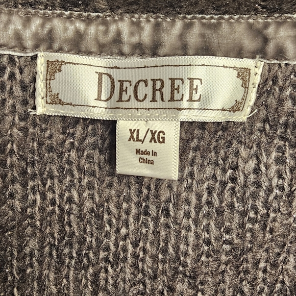 Decree Ruffle Cardigan - Picture 9 of 10